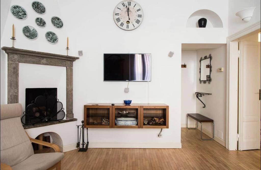 Joivy Classic Flat Near Basilica Di Sant'Ambrogio Apartman Milánó Kültér fotó