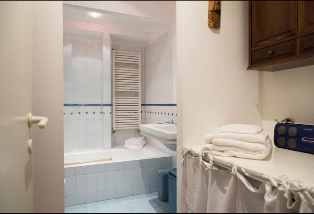 Joivy Classic Flat Near Basilica Di Sant'Ambrogio Apartman Milánó Kültér fotó