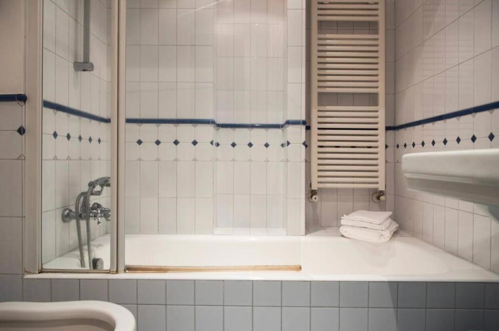 Joivy Classic Flat Near Basilica Di Sant'Ambrogio Apartman Milánó Kültér fotó