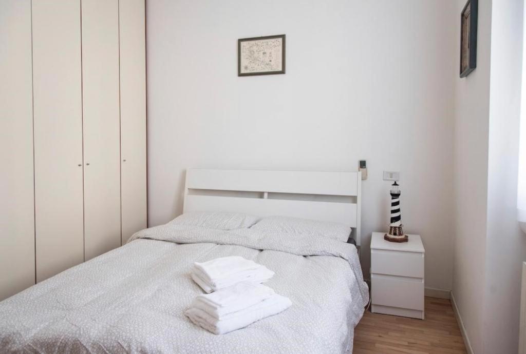 Joivy Classic Flat Near Basilica Di Sant'Ambrogio Apartman Milánó Kültér fotó